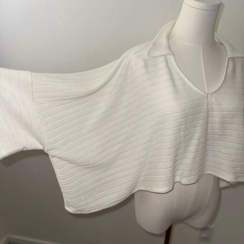 🎀🎀BUCKETLIST Cream Knit Top Oversized - Picture 2 of 5